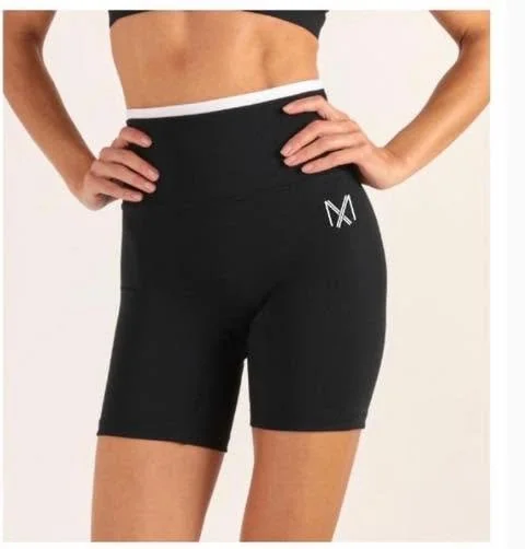 Vault Short in black